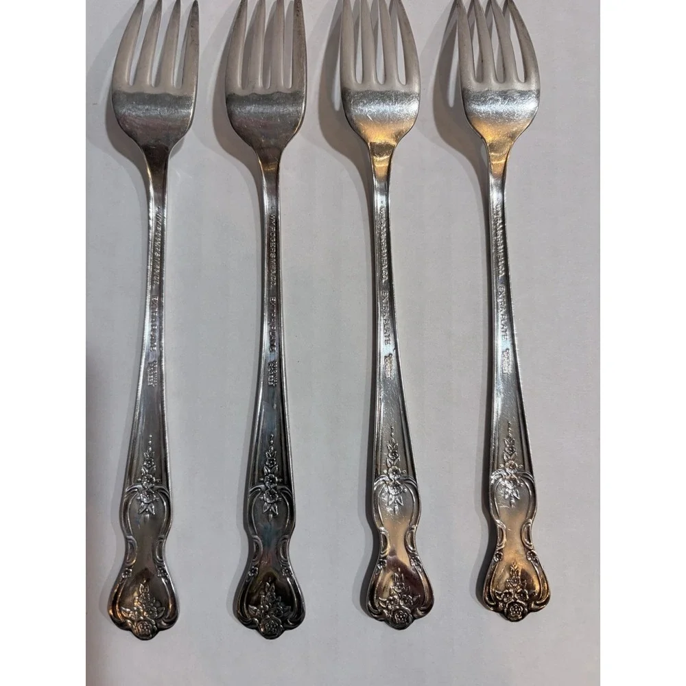 Set of 4 Magnolia Inspiration by Wm Roger's Rogers Silver plate Dinner Forks